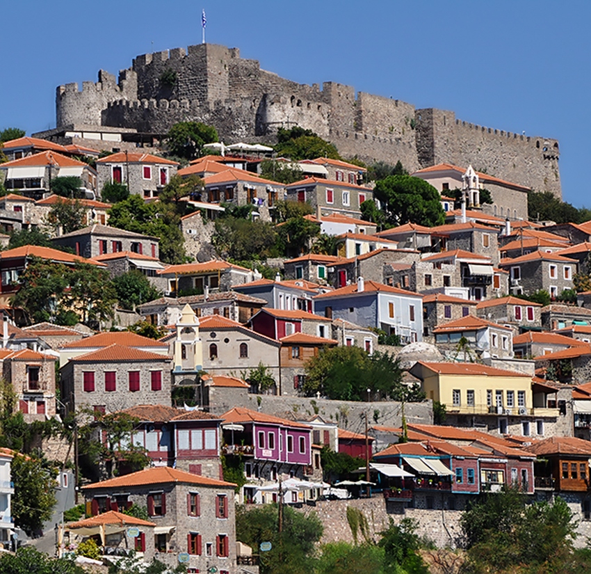 Άποψη του Μολύβου από απόσταση